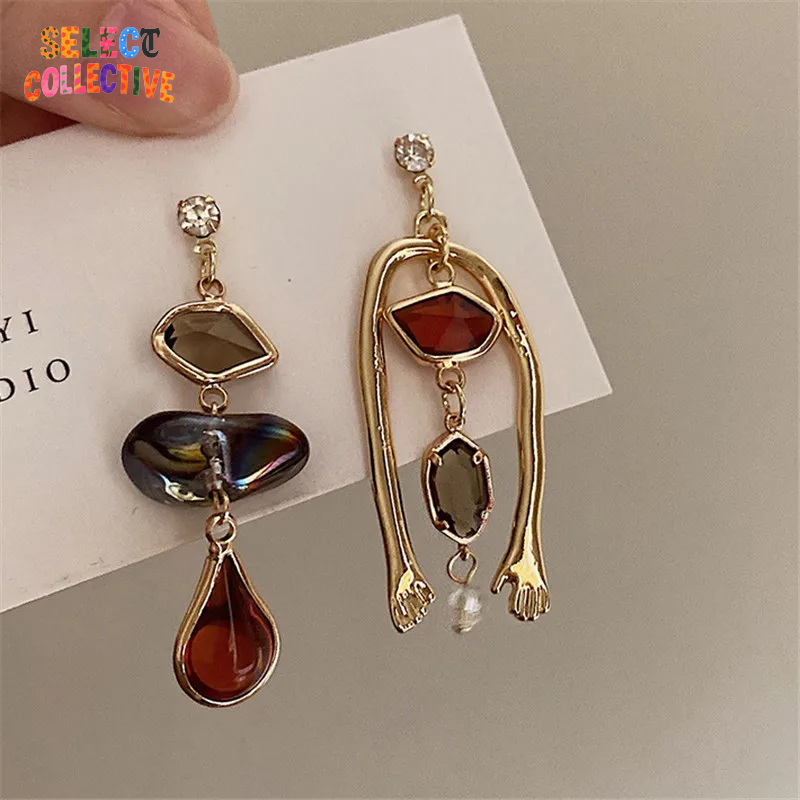 🎨✨ Vintage Abstract Art Earrings – Asymmetric Humanoid Hand Drop Statement Jewelry for Women 💎🔥