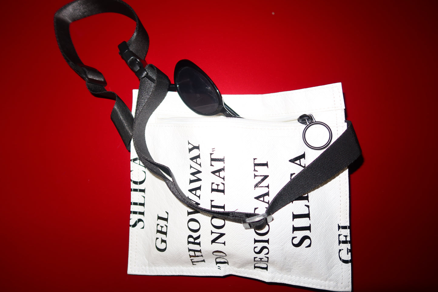 ⚠️✨ “DO NOT EAT” Crossbody – Viral Silica Packet Purse 💊📦