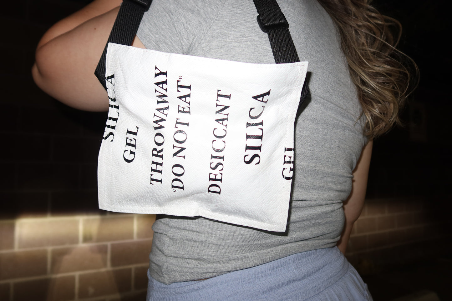 ⚠️✨ “DO NOT EAT” Crossbody – Viral Silica Packet Purse 💊📦